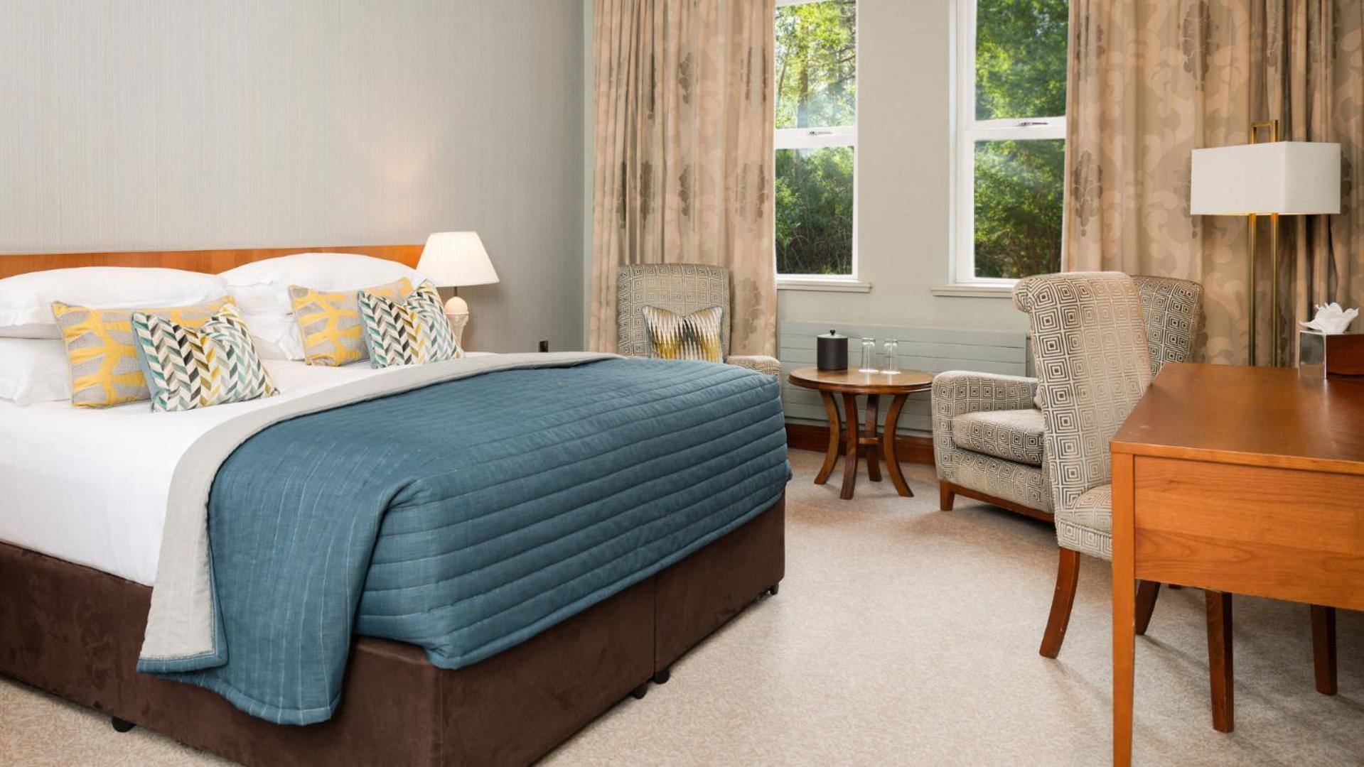 The Culloden Estate And Spa Holywood  Exterior foto A bedroom at the hotel