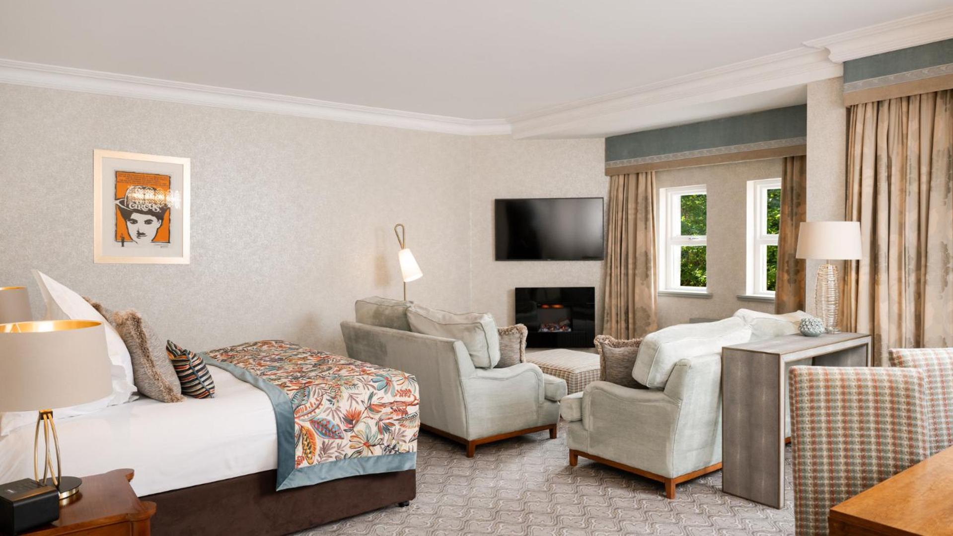 The Culloden Estate And Spa Holywood  Exterior foto A suite at The Grove