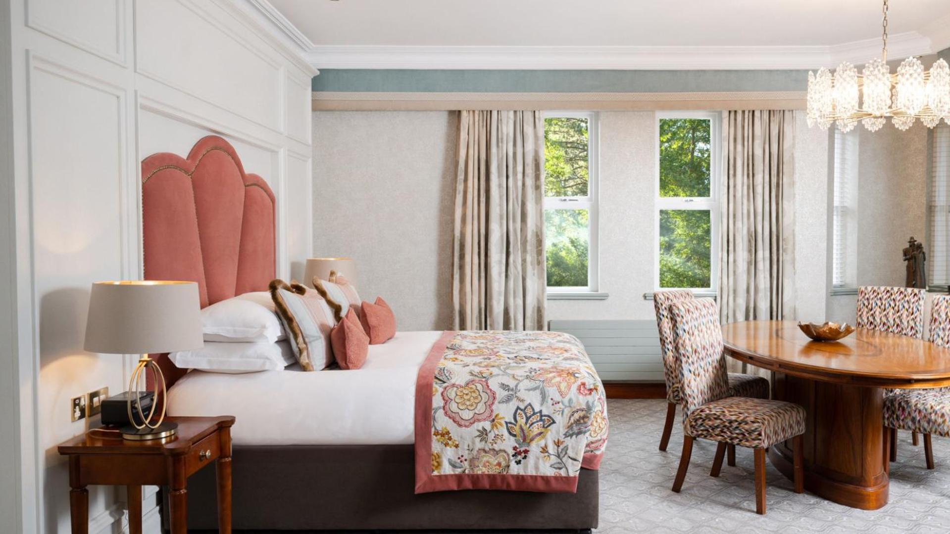 The Culloden Estate And Spa Holywood  Exterior foto A bedroom at the hotel