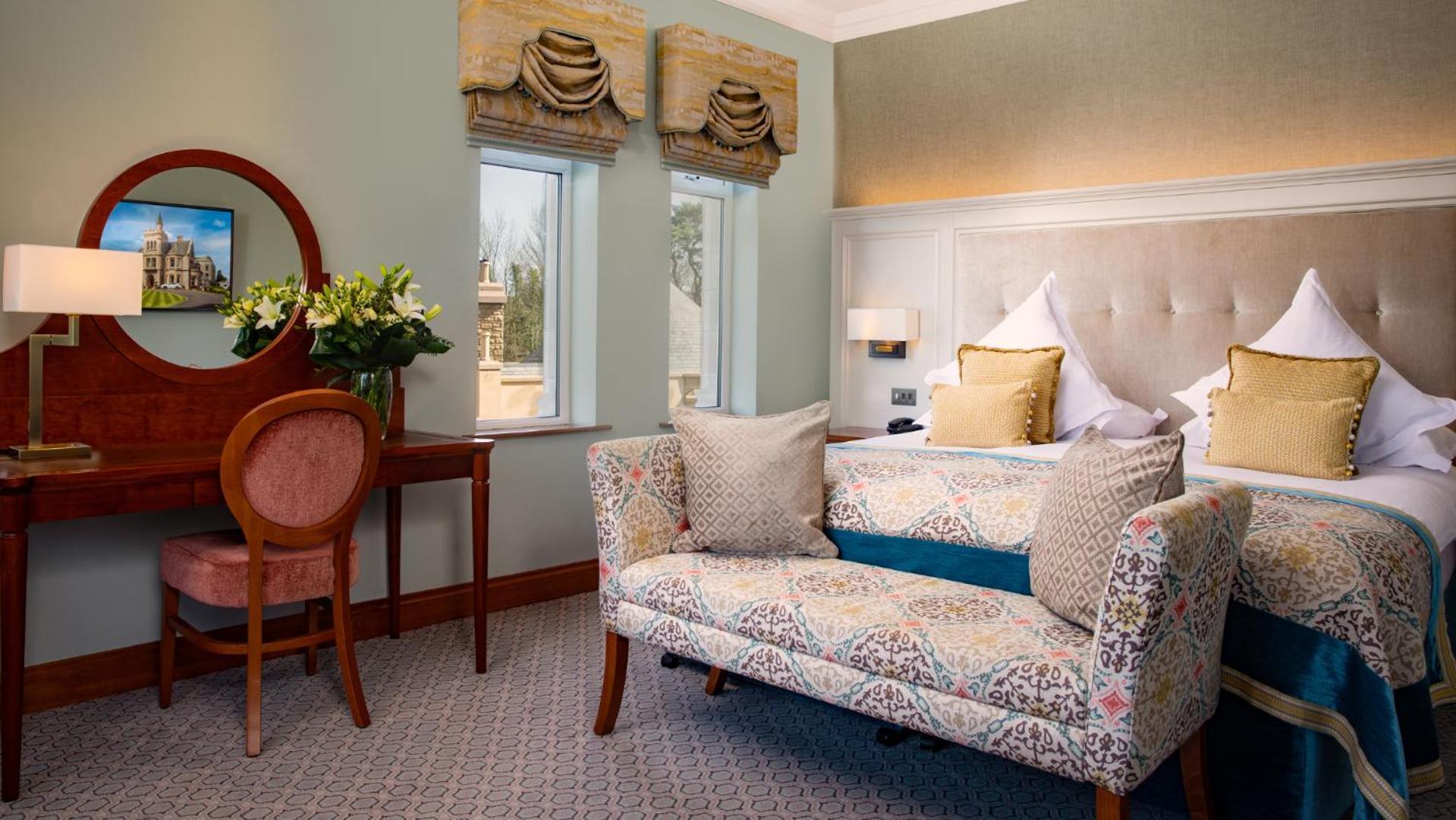 The Culloden Estate And Spa Holywood  Exterior foto A room at the hotel